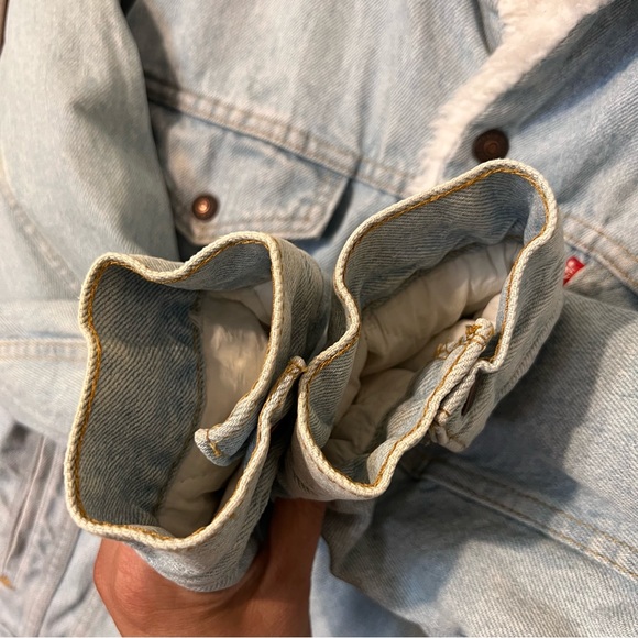 Vintage Levi’s Sherpa Fleece Trucker Light Denim Jacket 70609 USA Sz L - Picture 4 of 12